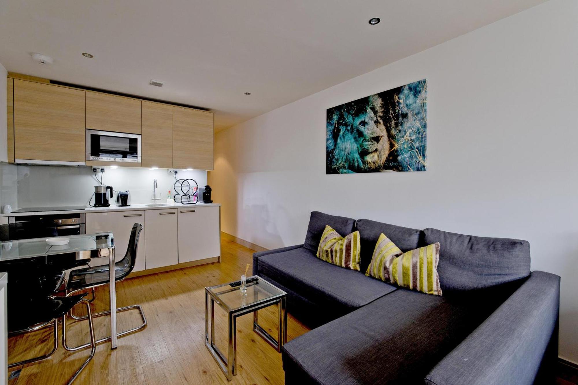 Charming Retreat In Chelsea Apartment London